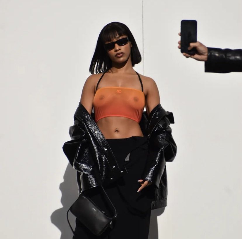RapAtlas_'s tweet photo. Shay était à la Fashion Week à Paris  aujourd'hui https://t.co/1tGO0uQXAU