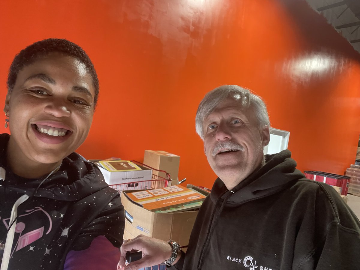 Thank you <a href="/MDBookBank/">Maryland Book Bank</a> for your donation of over 800 books this morning. These books will be given to our families tonight  from 5pm-6pm at our monthly Manna Food Bank. Juntos Podemos, Together We Can! @MCPSCommunitySc <a href="/kempmillmc/">Kemp Mill Media Center - Becca Smoot</a> <a href="/KMESMustangs/">Kemp Mill - Dr. Bernard X. James, Sr., Principal</a>