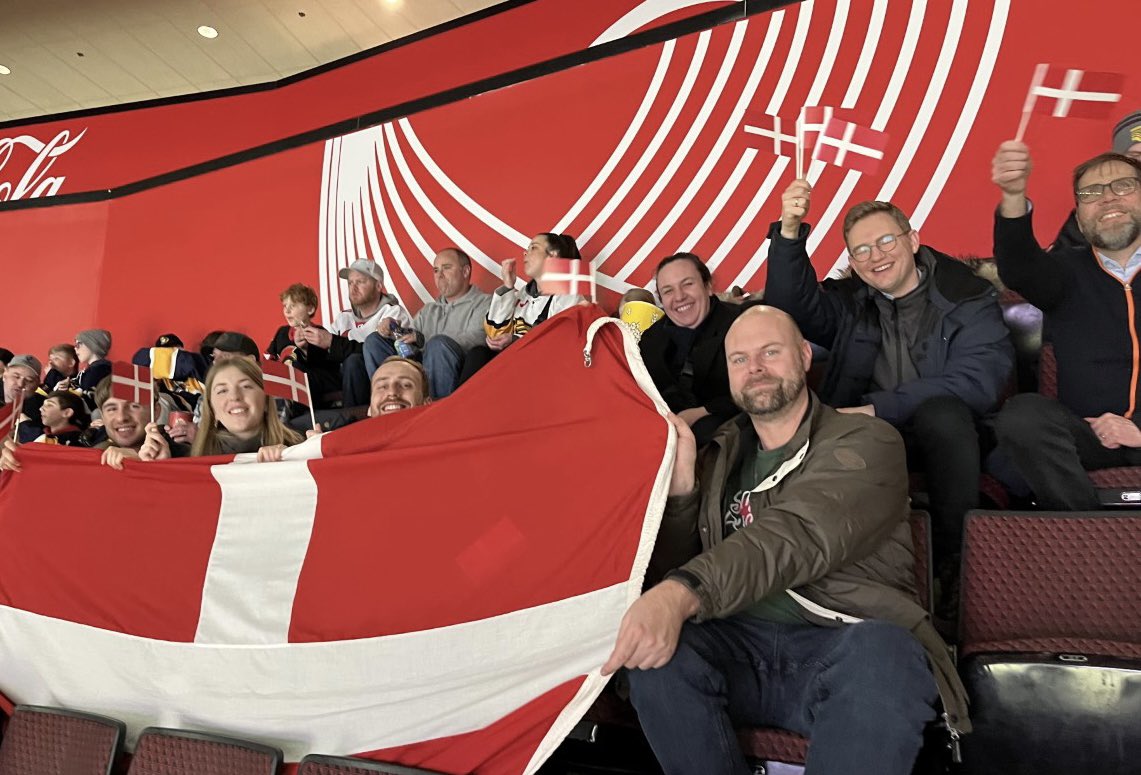DKambCanada's tweet image. The 🇩🇰 Embassy was out in full force yesterday for the Ottawa @Senators big win!

A very exciting game, made better by none other than Denmark’s very own Mads Søgaard who made some incredible saves!🥅

Not our last visit to see #SensArmy, looking forward to being back🏒 #GoSensGo