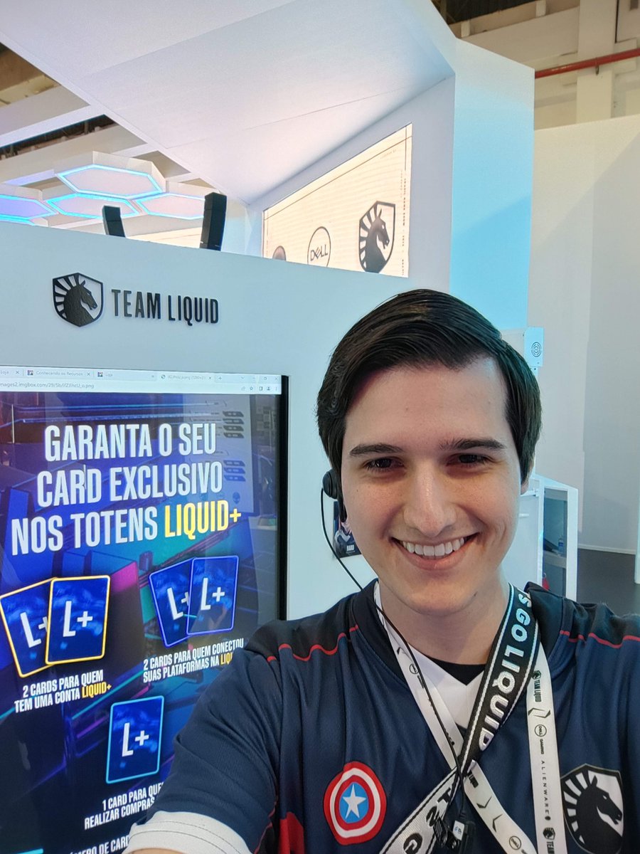 Hoje completo 5 anos trampando na <a href="/TeamLiquid/">Team Liquid</a> // <a href="/TeamLiquidBR/">Team Liquid BR 🇧🇷</a> 🥺 O tempo passa muito rápido fazendo algo que ama 🙏 
Simplesmente sem palavras para agradecer a tudo o que experienciei desde o começo! 💙❤️