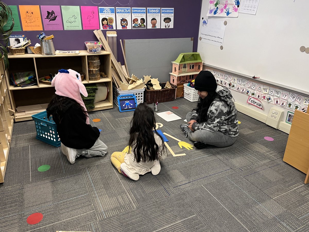 MsJuliePK's tweet photo. It’s my favorite time of the year! Student-led conferences 🥰 Yes even preschoolers can be teachers 👏! @CrysLaneMiller #SCoveEl #ssdedu #ssdpk https://t.co/oXzRipgbQB