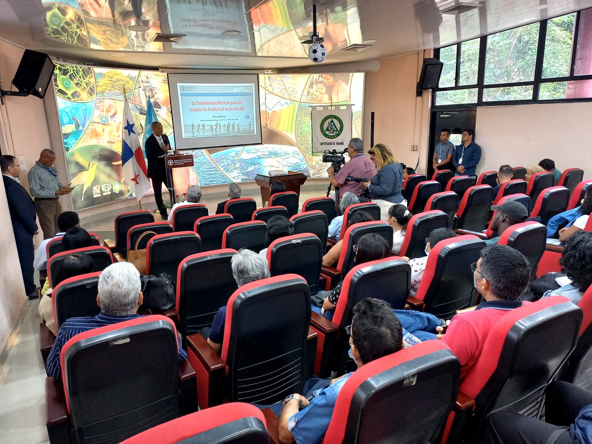 FAOMesoamerica's tweet photo. #EnDesarrollo
Conferencia magistral:
🌊 La Transformación azul para un mundo sin hambre ni malnutrición.
A cargo del Dr. Manuel Barange @Manu_FAO, Director de @FAOfish
Como una iniciativa conjunta con la @UNIVERSIDAD_PMA, Facultad de Ciencias Naturales, Exactas y Tecnología. https://t.co/iBUkuf3SJN
