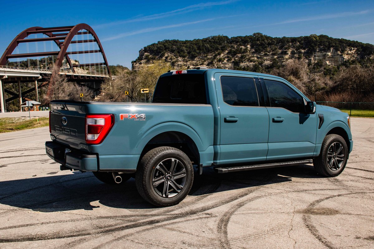 Explore Austin in this out-of-this-world Area 51 colored Ford F-150 👽🛸! 
#fordtruckmonth2023 #truckmonth #fordtrucks #fordf150 #f150 #f250 #superduty #truckgoals #AustinTexas #SightSeeing #FordF150 #Area51Vibes