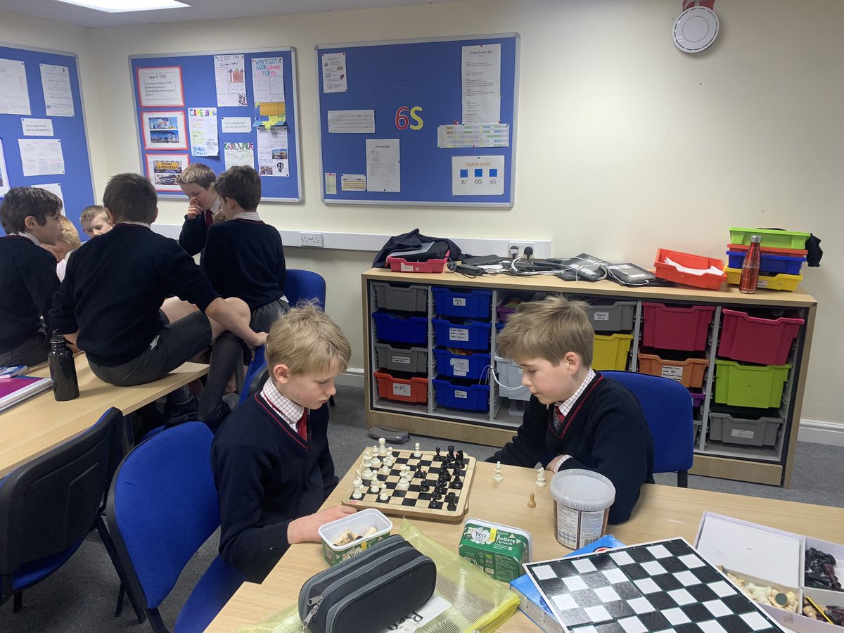 Year 6 open classroom in full flow. Lots of energy, conversation & fun  developing throughout #SuperSixes #openclassroom 📚 ♟️