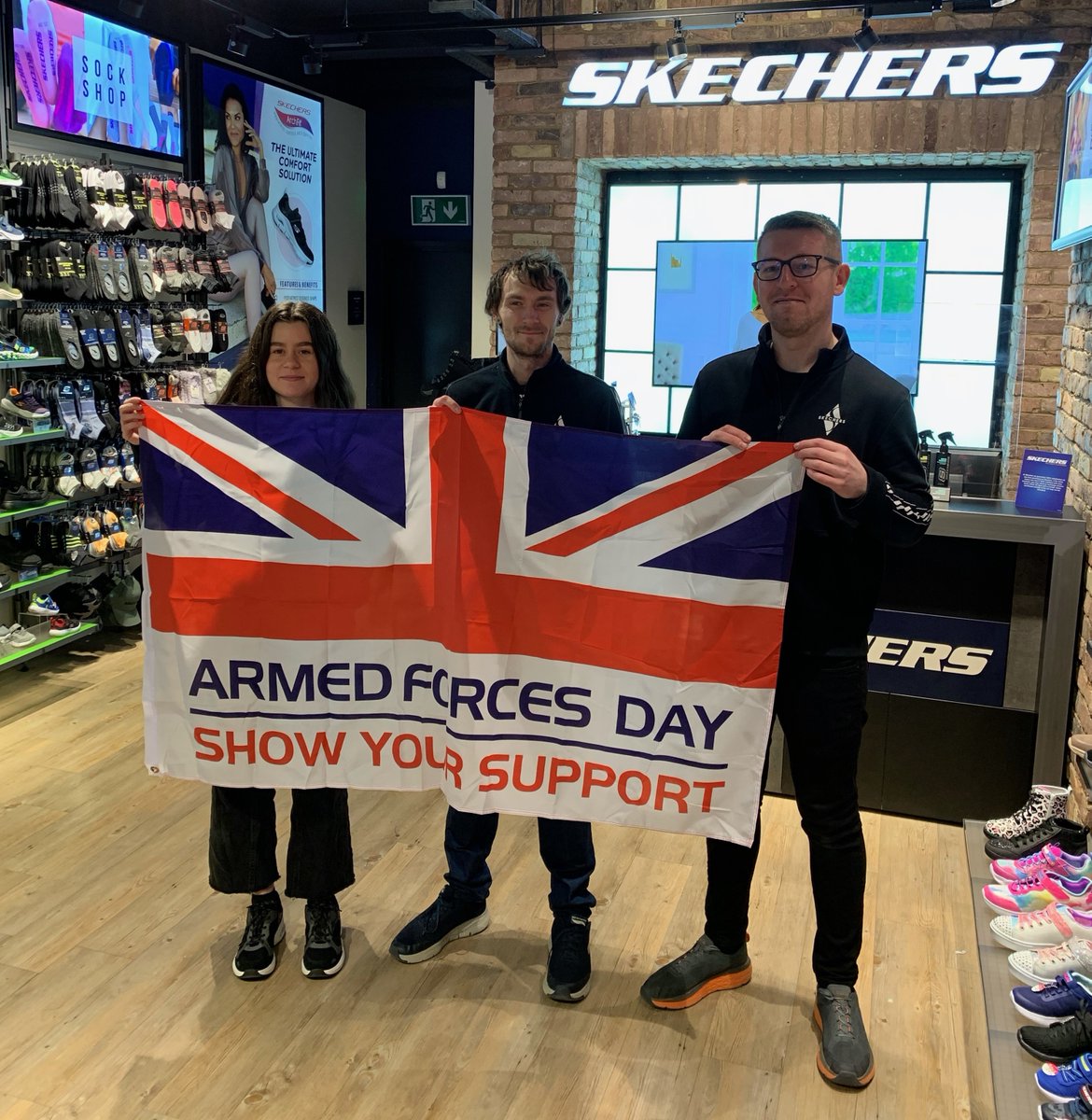 We are delighted to have Skechers in Plymouth supporting our Armed Forces. Offering a 15% discount in their Plymouth store with a Military ID card. ow.ly/bpRX50N69eS #SkechersPlymouth #Saluteourforces #armedforcesday