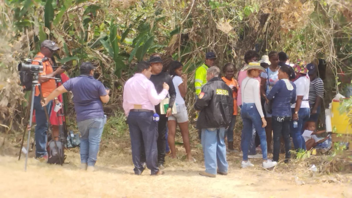 PGN_PANAMA's tweet photo. #Diligencias| En el sector de Las Trancas, la @PGN_PANAMA a través de la Sección de Homicidio y Femicidio de la Fiscalía de San Miguelito continúa con las diligencias dentro de investigación por la desaparición de una niña de 9 años de edad, en el mes de septiembre de 2022. https://t.co/biKTKxabde