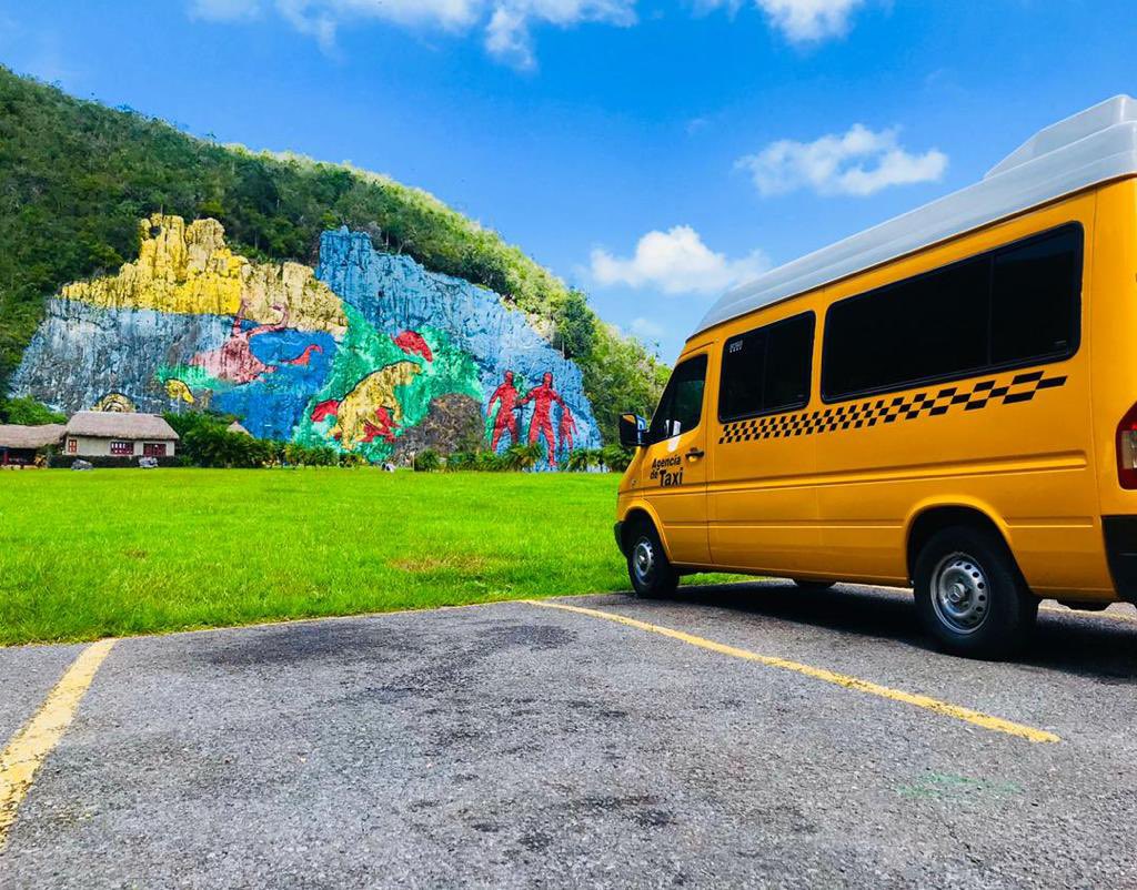 AnleyRosales's tweet photo. Collective taxi service in Cuba. (Shared taxis) daily departures
 FROM/TO
 Havana, Viñales, Varadero, Trinidad, Cienfuegos, Cayo Santa María, Cayo Coco, Camaguey, Trinidad, Bayamo, Holguín, Santiago de Cuba.
.
.
.
.
#taxis #cuba #taxicuba #cubataxis #cubantaxi #taxicolectivo https://t.co/whXiipTXLq