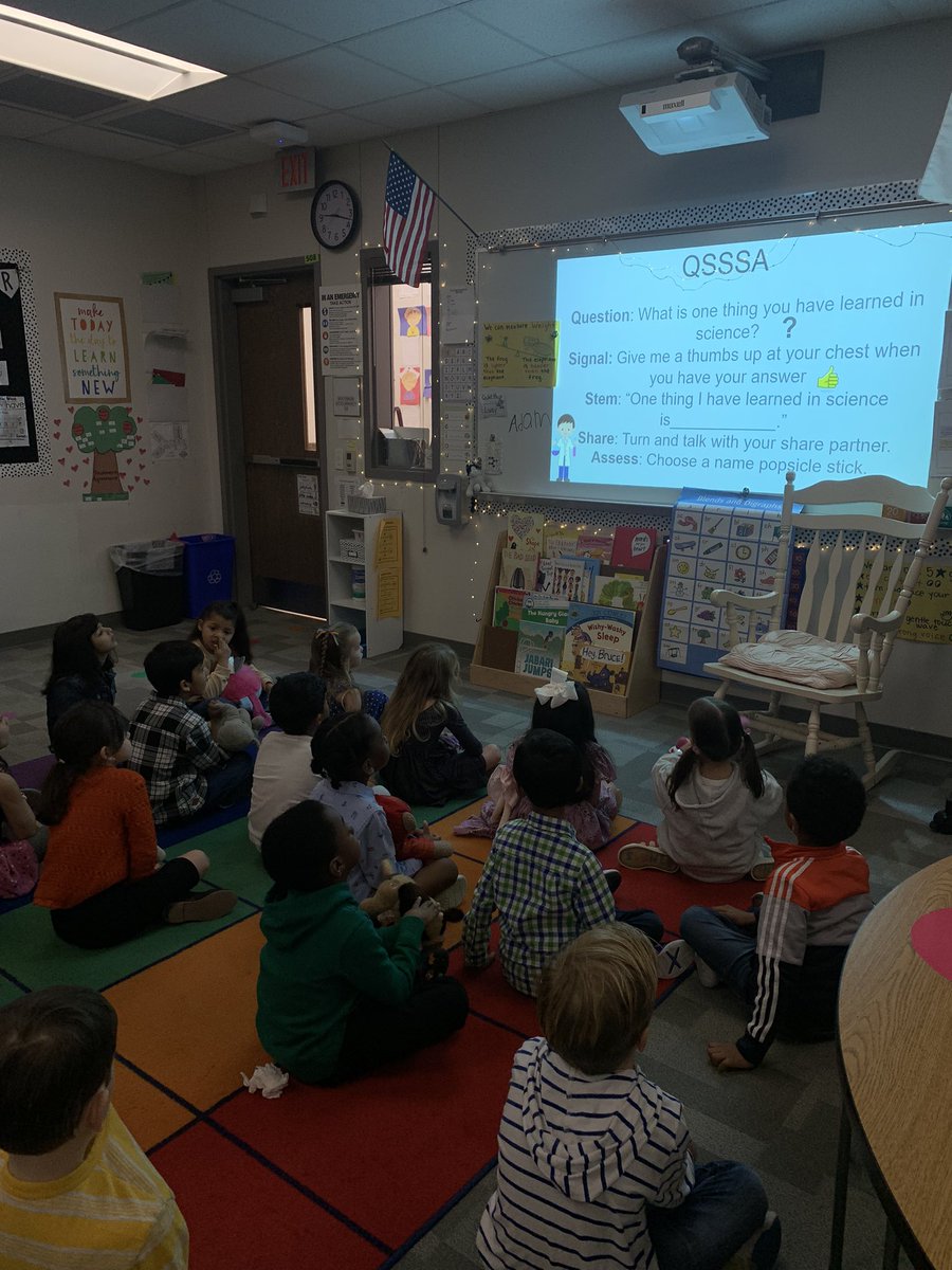 mrsballinger15's tweet photo. We used a QSSSR google slide today in reading! My favorite part of this strategy are the signals! It helps me see when my kiddos have an answer ready to share!🤗 #vaughnspringtraining @VaughnElemFISD https://t.co/mJyYHy3SIA