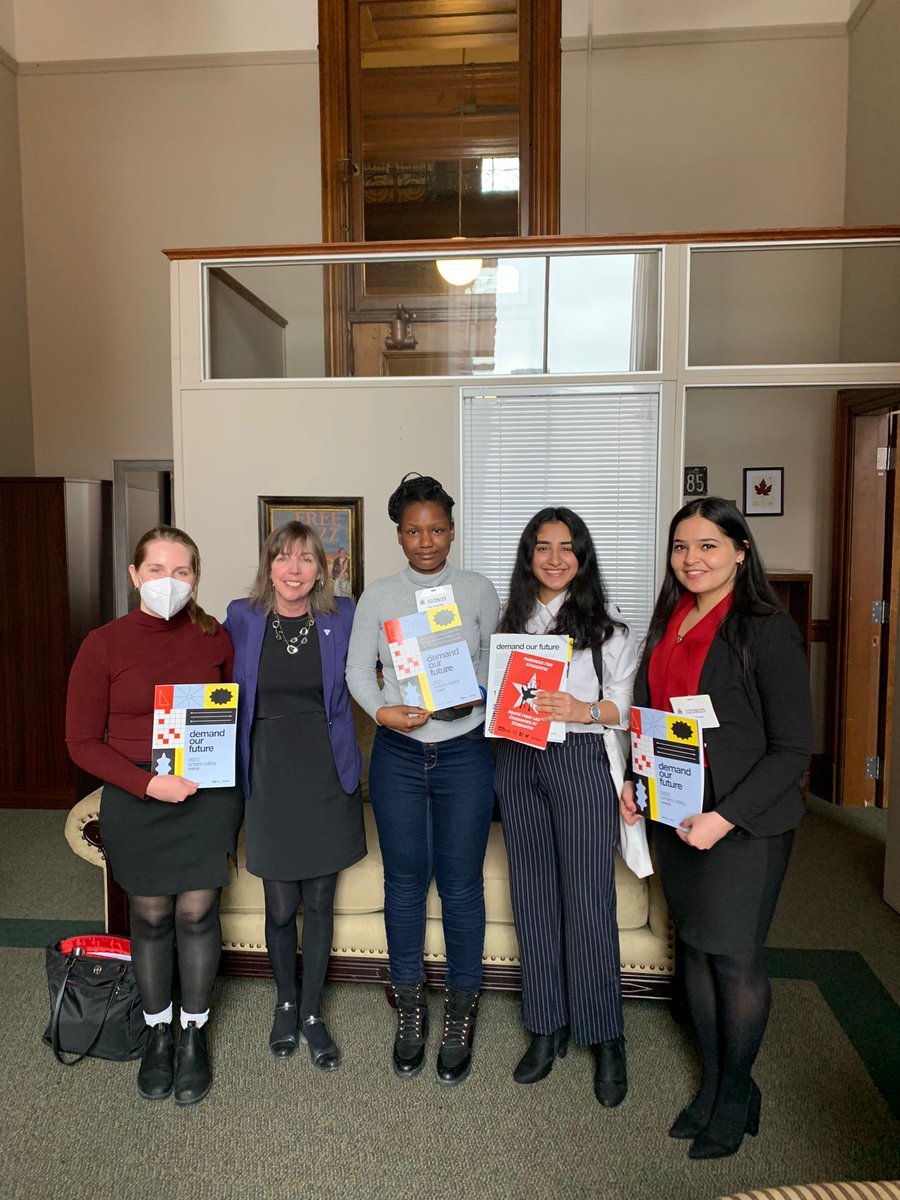 CFSON's tweet photo. Students met MPP @marymargaretbey for #OLW23 today to put forward their demands for Ontario students. Thank you MPP for your commitment to discuss grants, not loans at caucus. #DemandOurFuture https://t.co/UlZQJ4b4tM