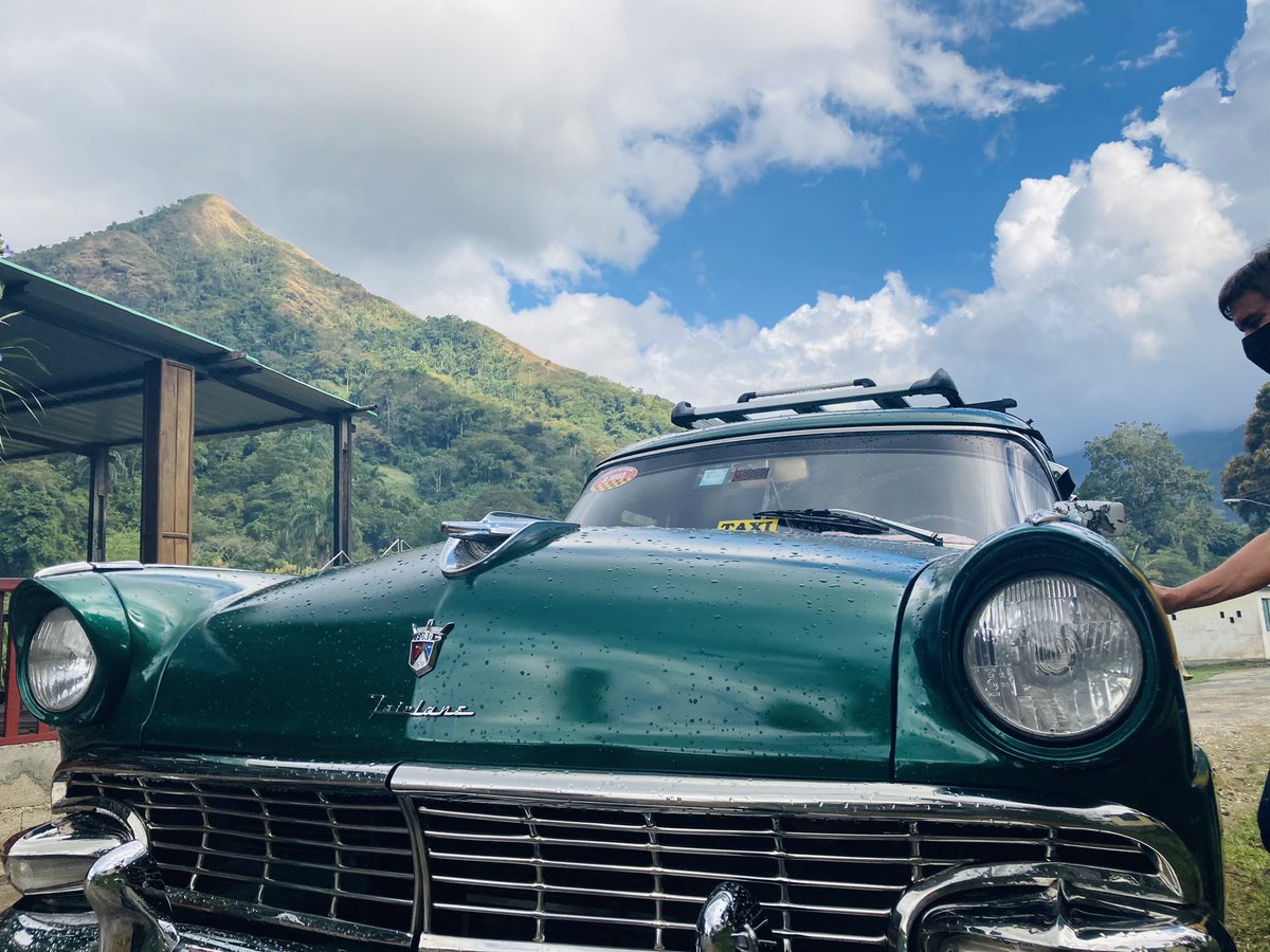 AnleyRosales's tweet photo. Collective taxi service in Cuba. (Shared taxis) daily departures
 FROM/TO
 Havana, Viñales, Varadero, Trinidad, Cienfuegos, Cayo Santa María, Cayo Coco, Camaguey, Trinidad, Bayamo, Holguín, Santiago de Cuba.
.
.
.
.
#taxis #cuba #taxicuba #cubataxis #cubantaxi #taxicolectivo https://t.co/whXiipTXLq
