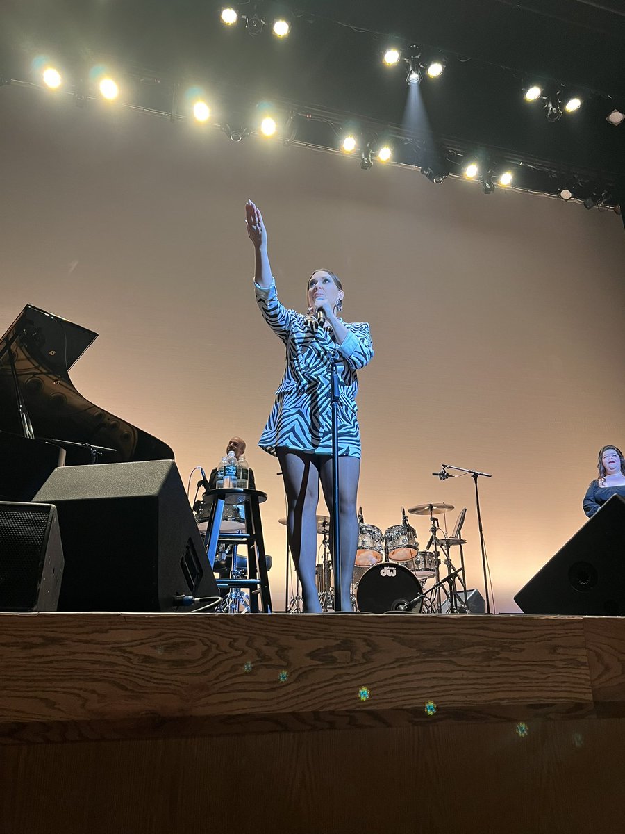 pandrew201's tweet photo. So now I’m needing a revival of Evita starring @JessicaVosk! Look at these powers poses! https://t.co/FfZqdYdBto
