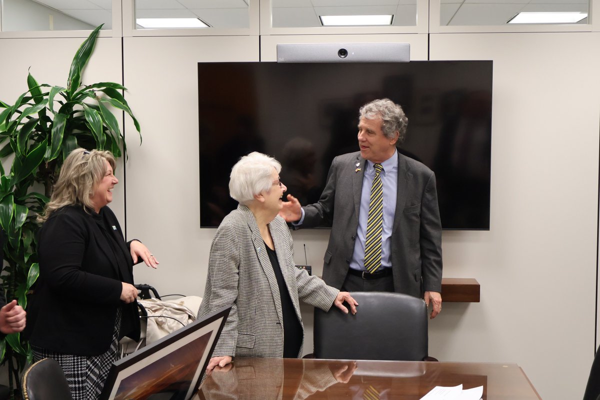 SenSherrodBrown tweet picture