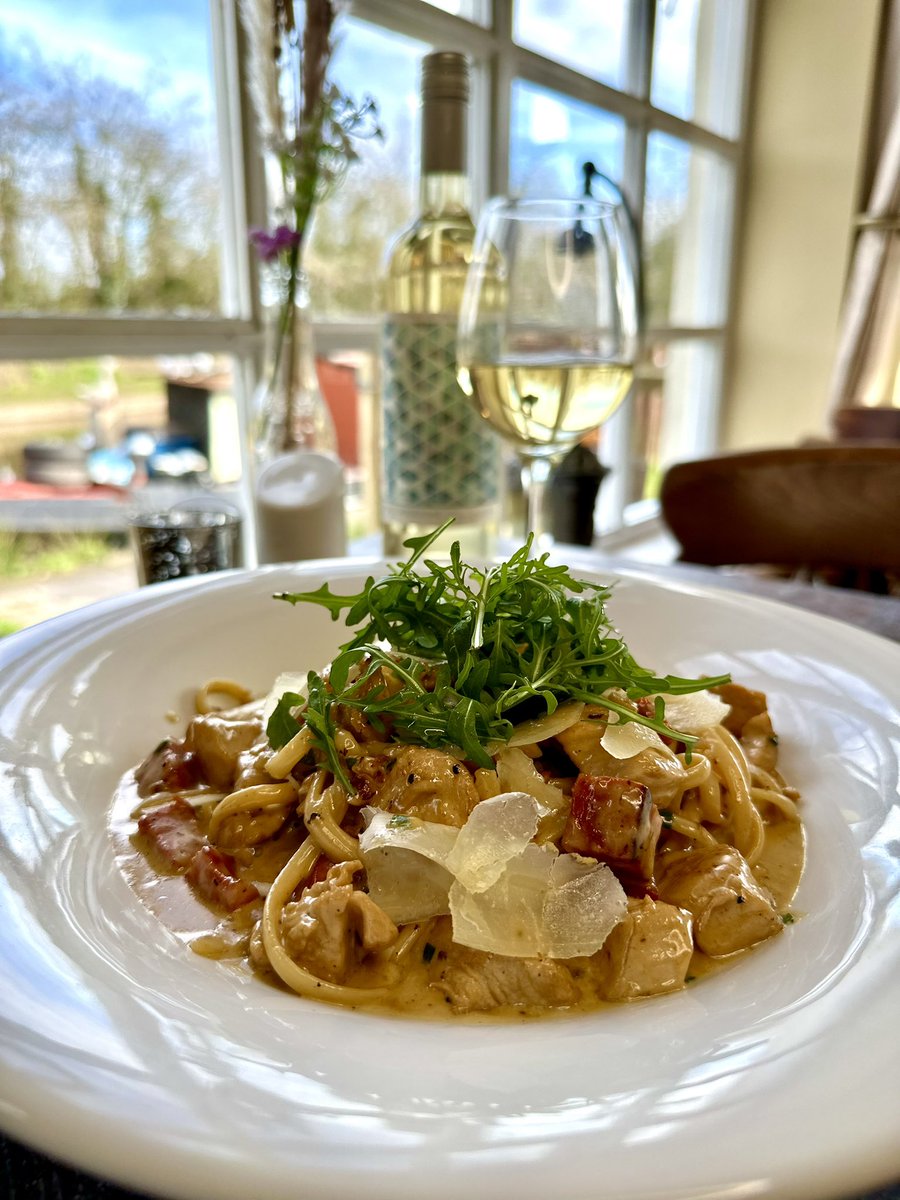 Have you popped In recently and tried some of the dishes from our specials menu? 🥂🍽️

#thebarbridgeinn #foodie #foodlover #specialsmenu #foodphotography #foodstagram #NewDishes #greatbritishfood #foodgloriousfood #nantwich #cheshire