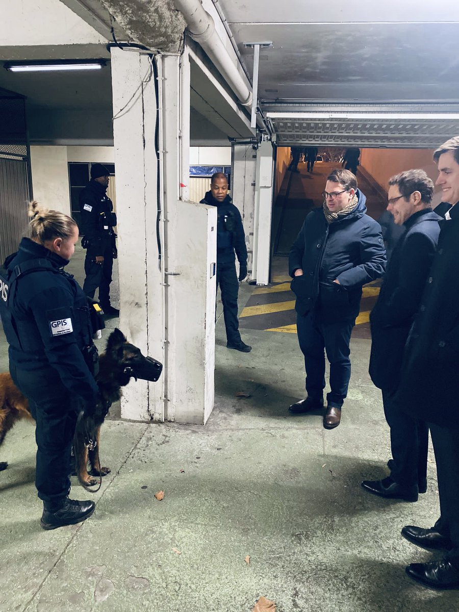 Aux côtés des équipes du <a href="/GpisGie/">GPIS-GIE</a> et son directeur général, hier soir, avec <a href="/geoffroyboulard/">Geoffroy Boulard</a>.

👉🏻 Une activité essentielle au service des locataires de logements sociaux pour assurer leur tranquillité publique et leur #sécurité. #Paris17
