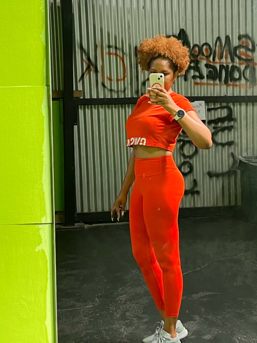 mamachell's tweet image. It hurts when I breathe!!! #upperbodyworkout was a killer but I pushed through…. All I know is my body a pain me in every language. @Sprytraining #gym #upperbody #workout #chelldem