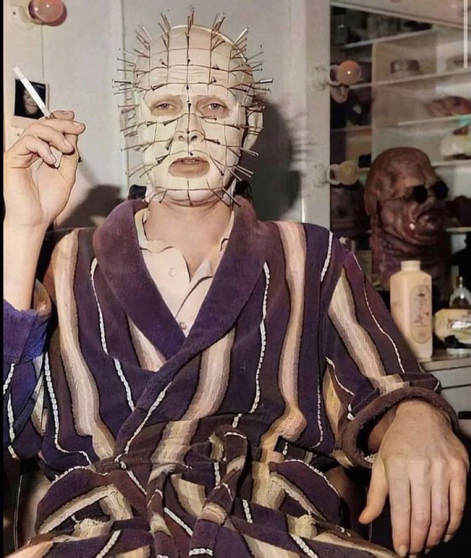Doug Bradley behind the scenes of ‘HELLRAISER’