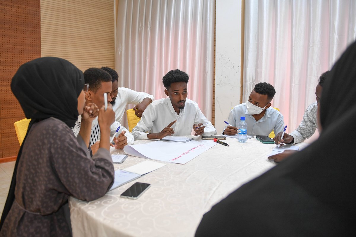 UNSomalia's tweet image. More than 100 journalists from #Mogadishu, #Baidoa and #Kismayo recently took part in @UN-supported training on preventing #hate speech in media coverage. Journalists in #Jowhar, #Dhusamareb and #Barawe will receive similar training in March.