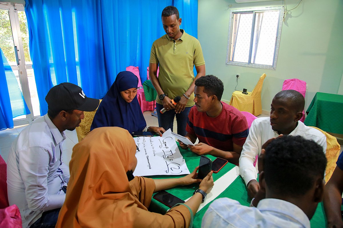 UNSomalia's tweet image. More than 100 journalists from #Mogadishu, #Baidoa and #Kismayo recently took part in @UN-supported training on preventing #hate speech in media coverage. Journalists in #Jowhar, #Dhusamareb and #Barawe will receive similar training in March.
