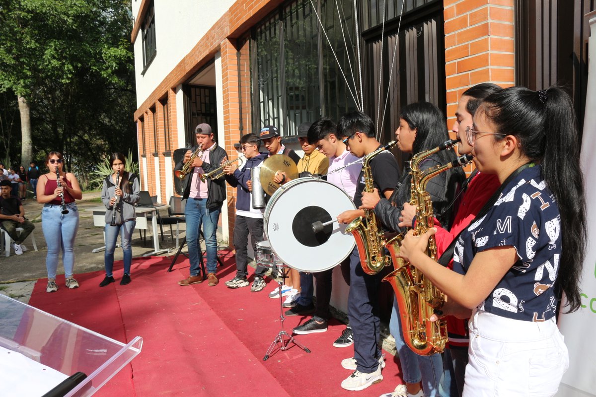 UISsedeMalaga's tweet photo. La actividad conmemorativa estuvo presidida por la  profesora MSc. Deicy Delgado, coordinadora de la sede, y contó con la intervención musical de la banda conformada por estudiantes de la @UISsedeMalaga #UISMálaga
#UIS75años #AniversarioUIS https://t.co/Ov05hVwj82
