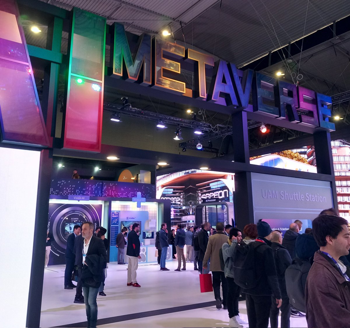 smartfintech_ai's tweet photo. #smartfintech present in #MWC23, where #innovation and #technology converge. Talking, learning and meeting new interesting people! 🚀🌕
Get in touch to talk about #crypto #fintech #ai #blockchain #botthemoon https://t.co/JXFKCN7Oao