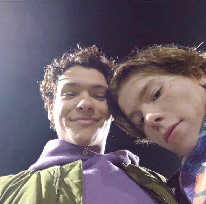 royalfrogwille's tweet photo. happy #yrtwtselfieday  and 4 months of wilmon endgame :) https://t.co/hDzroZI1JW