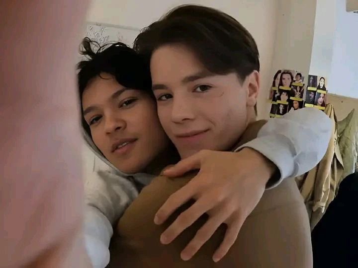 royalfrogwille's tweet photo. happy #yrtwtselfieday  and 4 months of wilmon endgame :) https://t.co/hDzroZI1JW