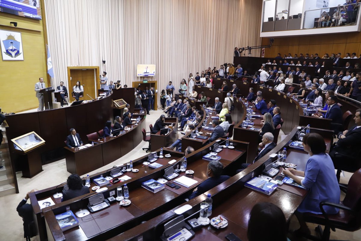 FoxColonna's tweet photo. Felicitamos al gobernador @OmarGutierrezOk por la 52° apertura de sesiones ordinarias. Última de su segundo mandato. 
¡Gracias por la oportunidad y por el apoyo al Ministerio de las Culturas! https://t.co/b4ldwqYqyY