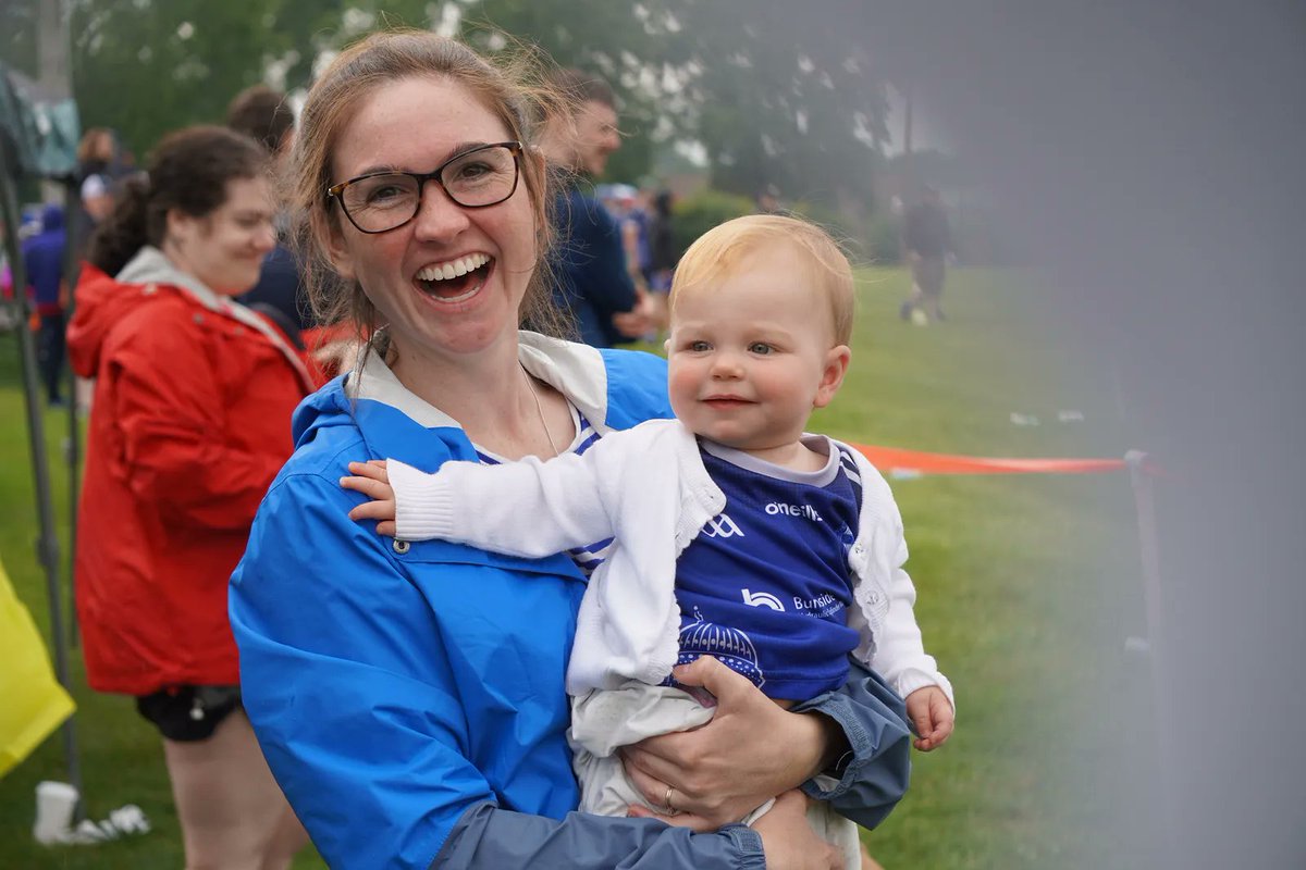 Even the smallest fans cheer the Gaels on!