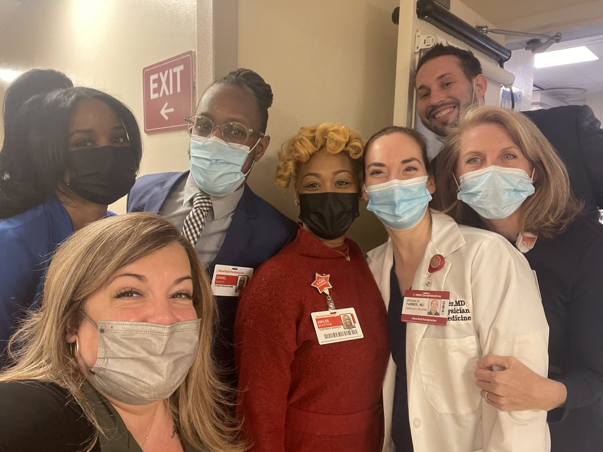 Congratulations to our BMH Emergency Department on receiving the Patient Experience Resiliency Award! Thank you for all you do ! ⭐️#VPRecognitionRounds #NYPBMH #patientexperience #PXKey <a href="/rguimento/">thucan2.eth</a> <a href="/cxorick/">Rick Evans</a> <a href="/BrennaFarmerMD/">Brenna Farmer MD</a> <a href="/LarissaElginDON/">Larissa Elgin</a>