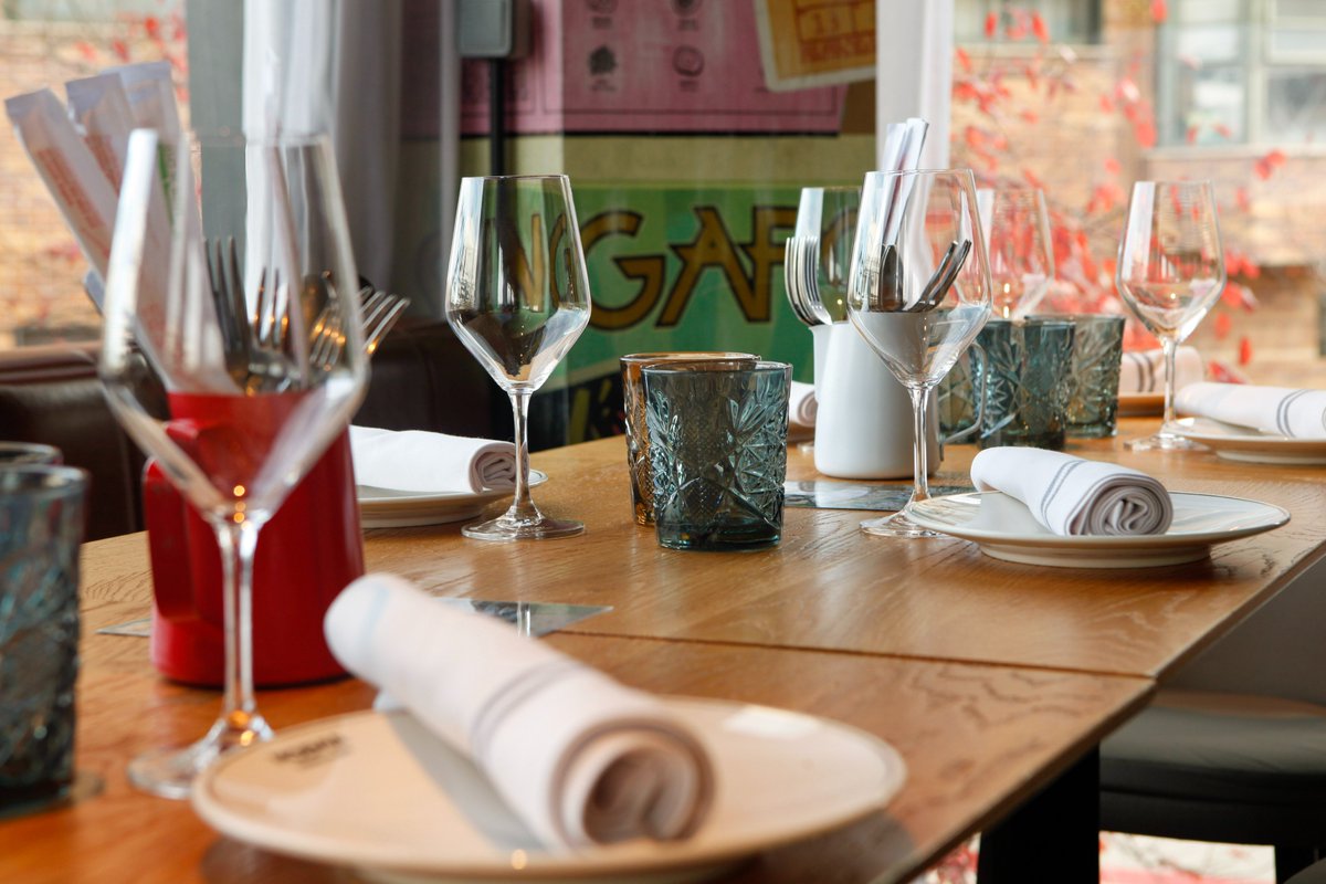 Nuestro equipo está preparado para ofreceros lo mejor y eso se nota en cada servicio.

📍 Avda. de los Andes, 8
RESERVAS ➡ LINK EN BIO

#somosMoemios #Moemia #tabernaviajera #taberneros #deaquiydealla #muymoemios #goodvibes