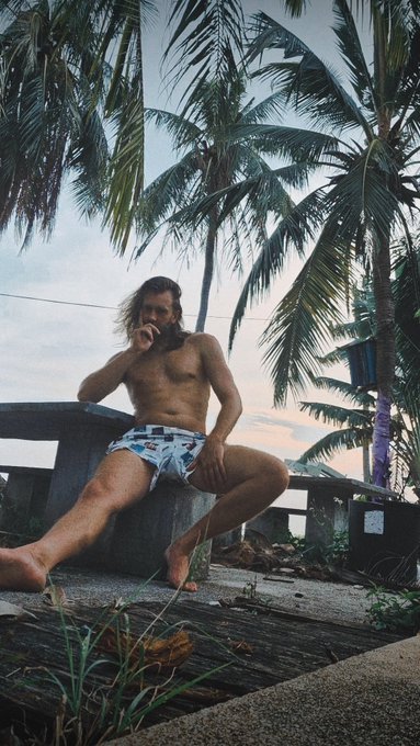 I do not miss the British winter months. Out in Thailand get fit as fuck for what will be an amazing<a href="/tag/positivevibes"class="tags"><span>#positivevibes</span></a><a href="/tag/bodypositivity"class="tags"><span>#bodypositivity</span></a>