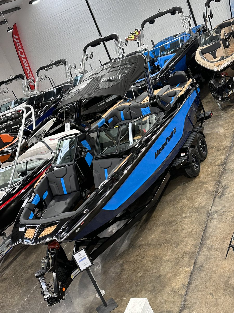 SteveWhistonV7's tweet photo. Buzzing to see my new boat today! Thanks to @mcboatcompany for the fine craftsmanship #xt24 #mastercraft https://t.co/IYKjgrdYF6