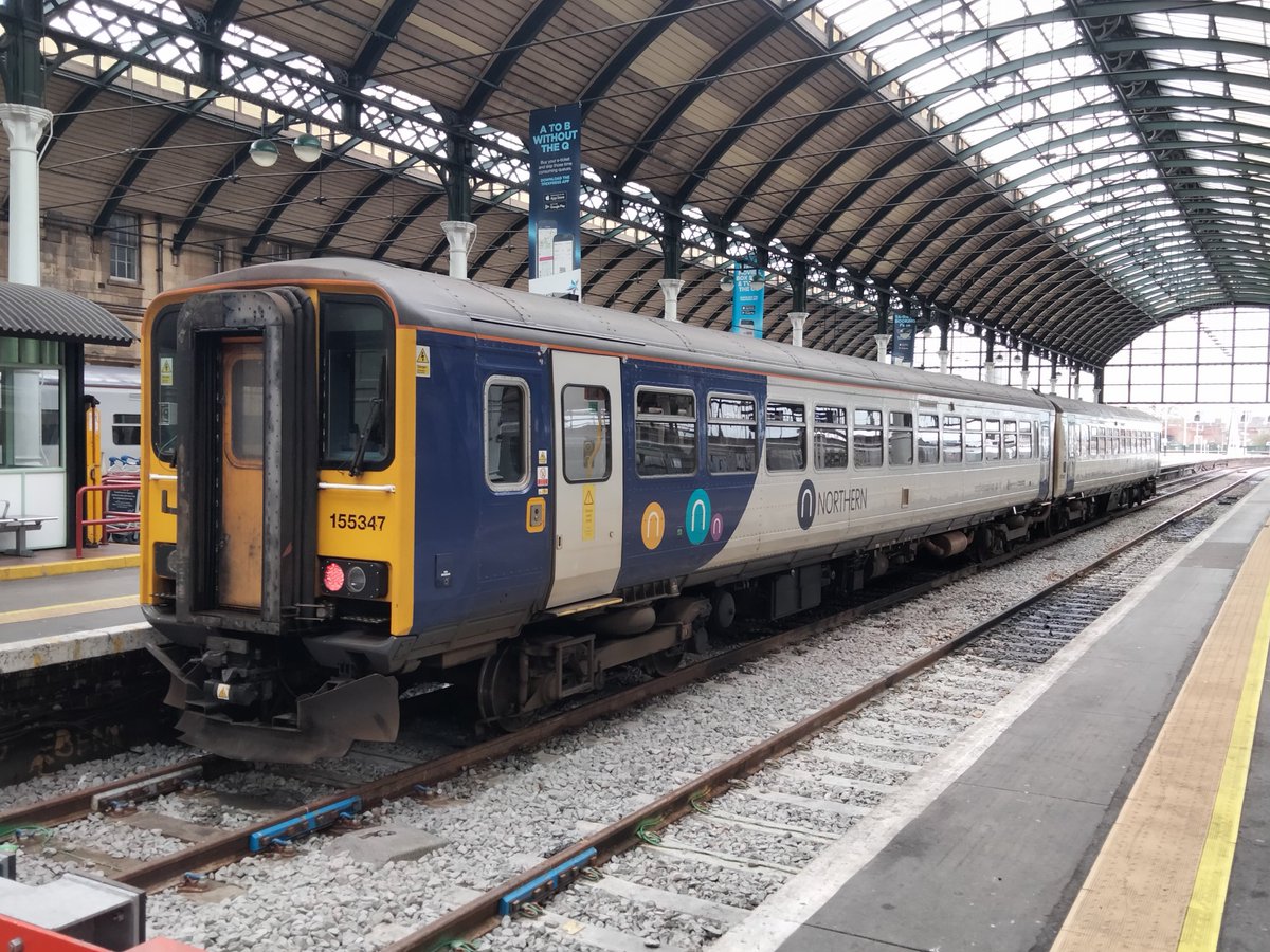 Harrod15S's tweet image. Northern 155347 at Hull Paragon station this morning
#trains #class155 #Northern #DMU #HullParagon