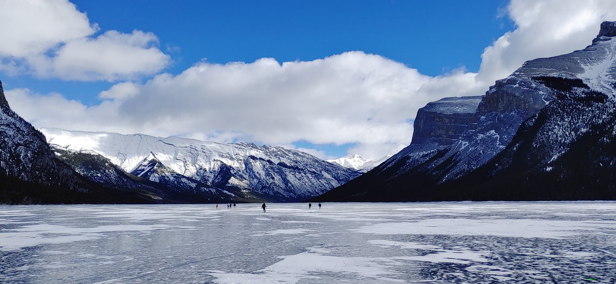 SCHSrvs's tweet photo. Is this snowy weather making you want to get outdoors? Mr. Kungel's Wildlife 9 class recently went to Lake Minnewanka to experience the best that Alberta has to offer! #PhoenixRISE #GetOutside #RVSLearning https://t.co/yyQZQtSgy0