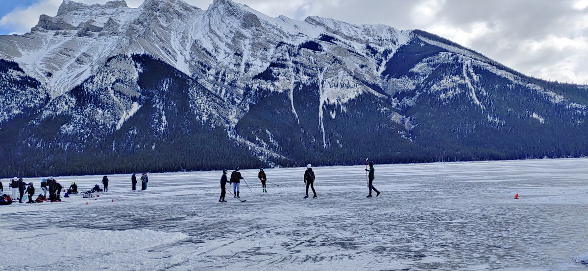 SCHSrvs's tweet photo. Is this snowy weather making you want to get outdoors? Mr. Kungel's Wildlife 9 class recently went to Lake Minnewanka to experience the best that Alberta has to offer! #PhoenixRISE #GetOutside #RVSLearning https://t.co/yyQZQtSgy0