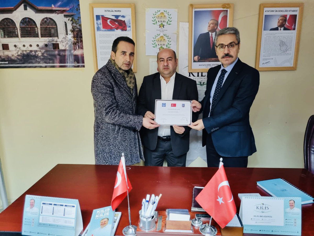 Üsküdar Belediye olarak;
Sn Kaymakamımız Adem Yazıcı ile birlikte Şalpazarı Dorukkiriş ve Üsküdar Kilisliler Derneğinin misafiri olduk. Ülkece yaşadığımız büyük afet sebebiyle desteklerini her daim yanımızda hissettiğimiz STK'larımızı ziyarete devam ediyoruz.

#BirlikteGüçlüyüz