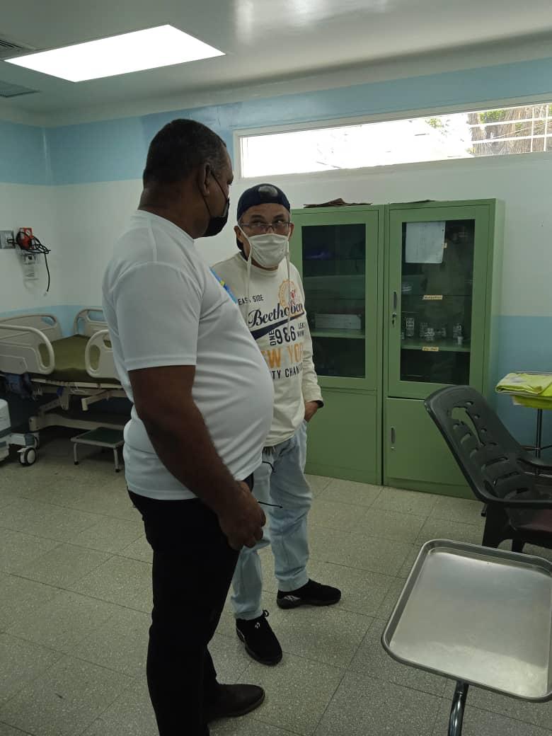 cdi_diego's tweet photo. El vicejefe integral del @DcMedica Dr.Angel Leonardo Zabala dando un recorrido por nuestro @cdi_diego constatando el perfecto estado constructivo de nuestro ASIC así como el compromiso de nuestros coolaboradores @cubacooperaven @GarciaMirelvis https://t.co/DiVYnLAazP