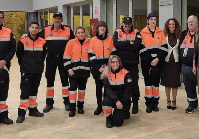 carnacea's tweet photo. Hoy es el día de @proteccioncivilesp un día para homenajear a los valientes que trabajan en P.civil en todo el mundo,en la prevención y reducción de las emergencias.Nuestro homenaje a los voluntarios de protección civil de #AlcaládeGuadaíra por la gran labor que hace siempre. https://t.co/FqiHbe5dtt