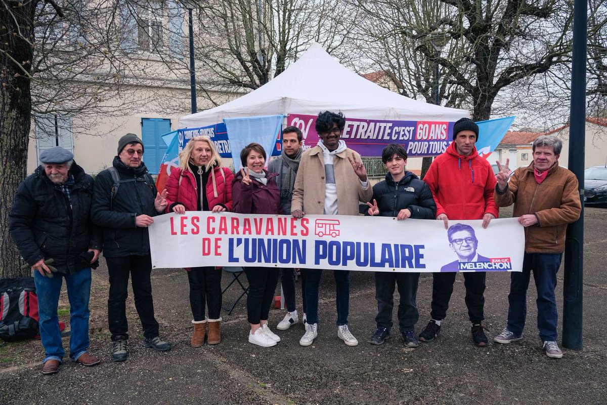 CaravanesPop's tweet photo. 🚐 CARAVANE POPULAIRE #POURNOSRETRAITES – Étape 9 : Vitry-le-François

🗣 "Pour financer les retraites, on pourrait prendre l’argent des milliardaires plutôt que de forcer ceux qui n’en ont pas à se tuer au travail !" Dylan, boulanger

#CaravanePopulaire
👉https://t.co/V9Xlx1Lo9W https://t.co/IjytDkTRes