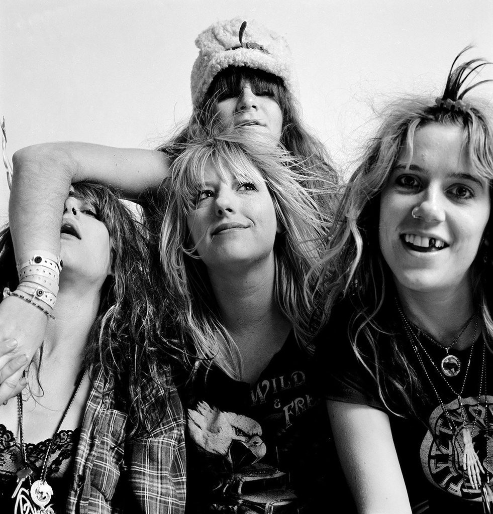 Dee holding me back, so Suzi and Donita get some quality camera time. ⁠
📷 by Charles Peterson⁠
⁠--------------------
#blackandwhitephotography #seattle #l7theband #suzigardner #deeplakas #donitasparks #jenniferfinch #90smusic #charlespetersonphotograhy #bandphotography
