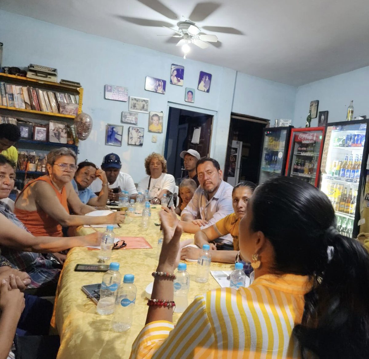 emilene_aguayo's tweet image. Agradecemos a los líderes barriales de #Mapasingue Oeste por invitarnos, este acercamiento con la comunidad nos permite adelantar nuestro trabajo para empezar desde el día uno a gestionar soluciones. @aquilesalvarez @Rauli_Chavez #ElPoderDelCambio #aquilesalvarez #emileneaguayo