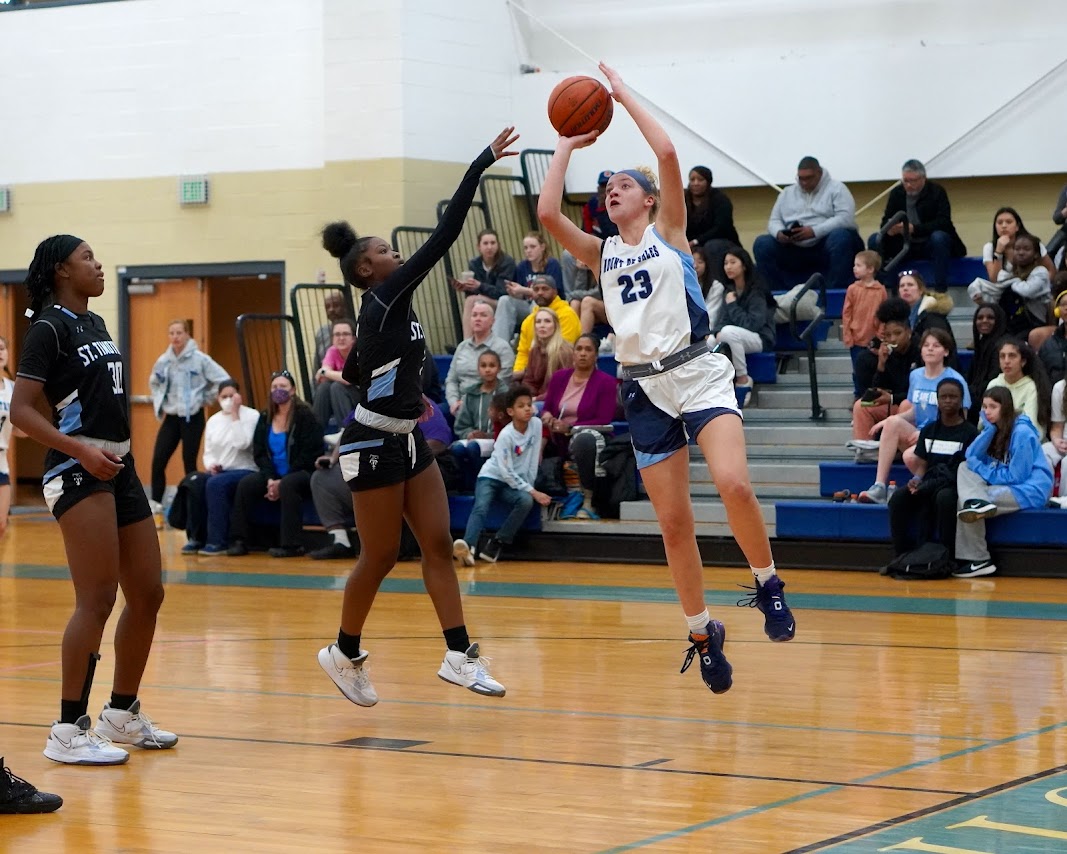 Congratulations to Sophomore Shelby Lewis for making it on the 2022-23 IAAM Basketball All Conference Team! Way to go!