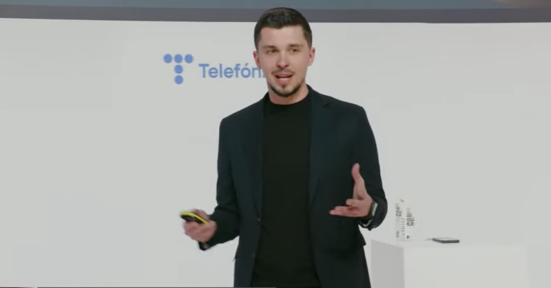 TE_GranEmpresa's tweet photo. ¡Comienza ahora!

"La transformación del puesto de trabajo moderno: el papel de la Inteligencia Artificial y los Asistentes Virtuales ".

➡️ Ahora en el #MWC23 

 #TelefónicaEmpresas5G  #TelefónicaMWC👇