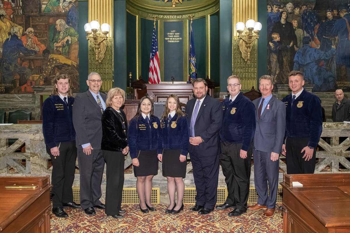 PASenAgComm's tweet image. The @PAFFAFoundation State Officers visited The @PASenAgComm Chairs @SenElderVogelJr and @SenJudySchwank along with Majority Leader @SenatorPittman and Sen. Cris Dush in celebration of National FFA week.