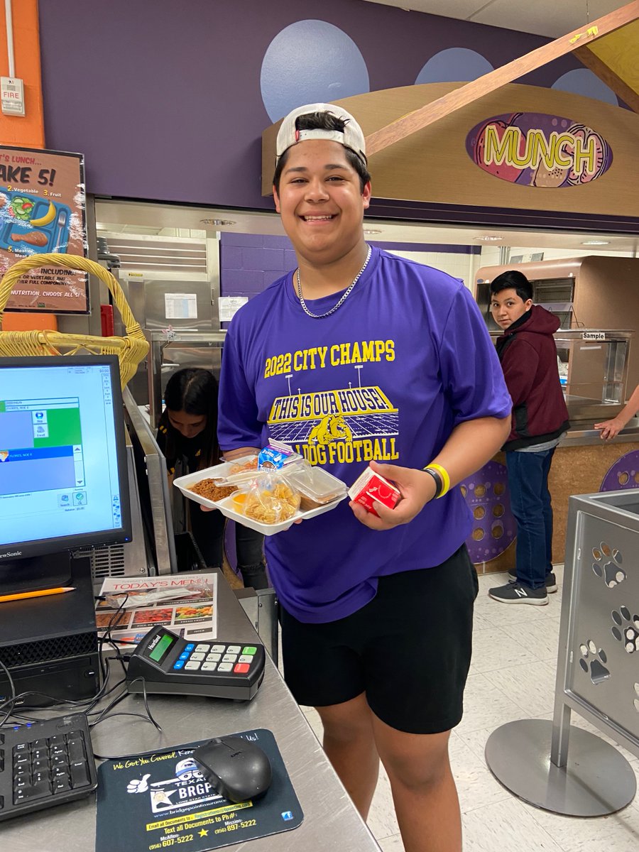 We love seeing our <a href="/McAllenISD/">McAllen ISD</a>  <a href="/McallenHigh/">McAllen High School</a>  students enjoy a delicious and nutritious lunch including Rio Grande Valley Grapefuit! <a href="/TexasDeptofAg/">Texas Agriculture</a> <a href="/texashunger/">Texas Hunger</a> <a href="/nokidhungry/">No Kid Hungry</a>