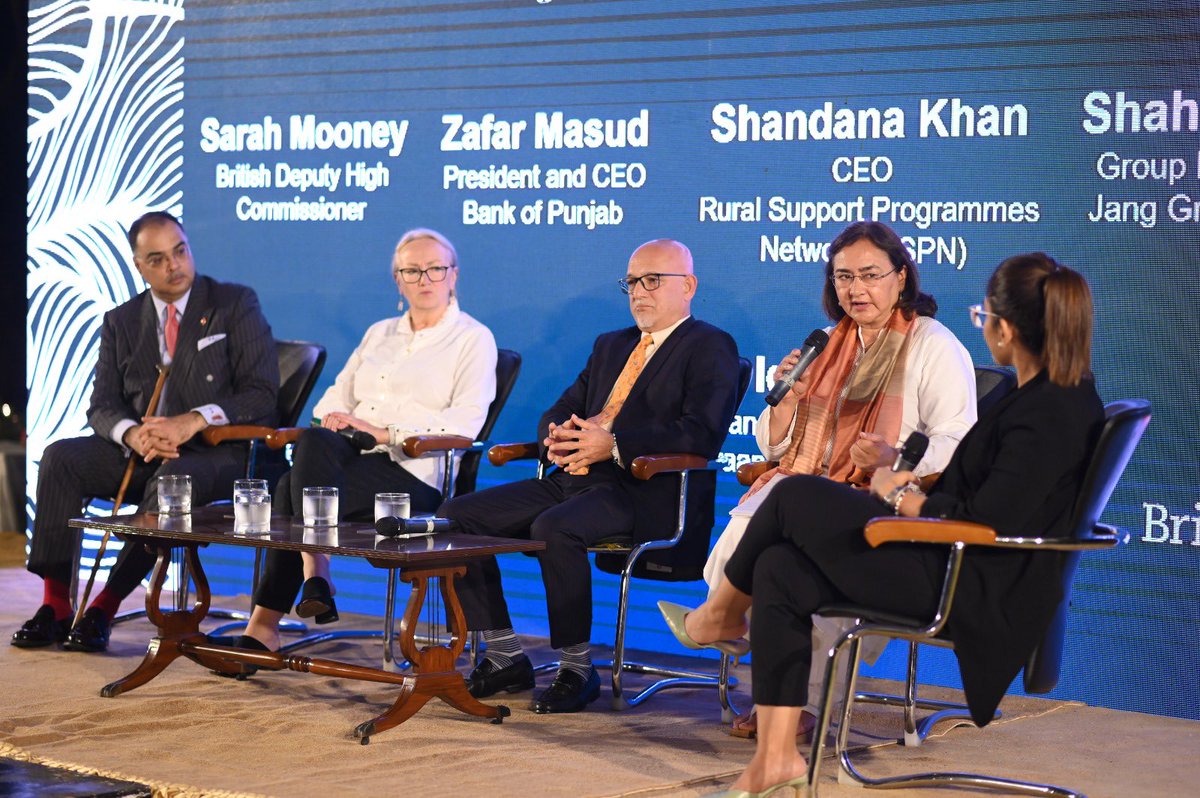 CEO #RSPN @shandanakhan1 takes part in a discussion on critical issues in the development sector in #Pakistan with Halima Iqbal @myoraan, @BDHC_Sarah @ukinpakistan, @zafar_masud CEO @thebankofpunjab, Shahrukh Hasan @geonews_urdu  at the #BritishAsianTrust's Partners Gala Dinner