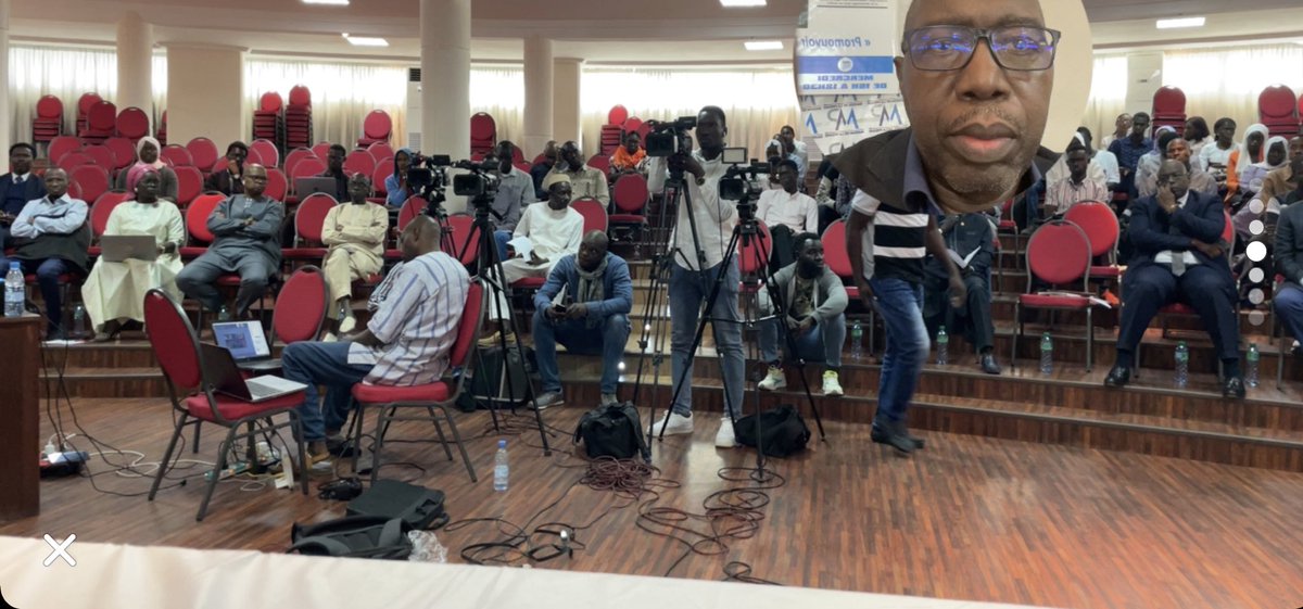 MadembAS's tweet image. Je prends le risque, sur demande du #Cored, de faire une petite conversation publique sur le journalisme à la Maison de la Presse Babacar Je vais me contenter de dire #NayRafet et fuir immédiatement ! Lol #Senegal #Kebetu @aliamsi