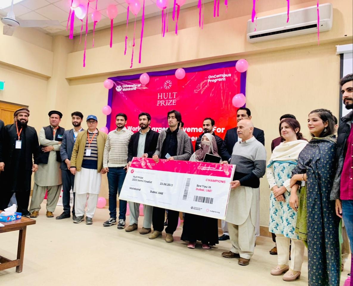 JamilAnwarAb's tweet image. #UniversityofMalakand 
“Unsuccessful entrepreneurs think about their startup ideas all day.
Successful entrepreneurs execute their startup ideas all day.” 
#HultPrize8UoM #OnCampusProgram
#SocialEntrepreneurship 
@eclubmalakand 
@UOM_LowerDir_KP