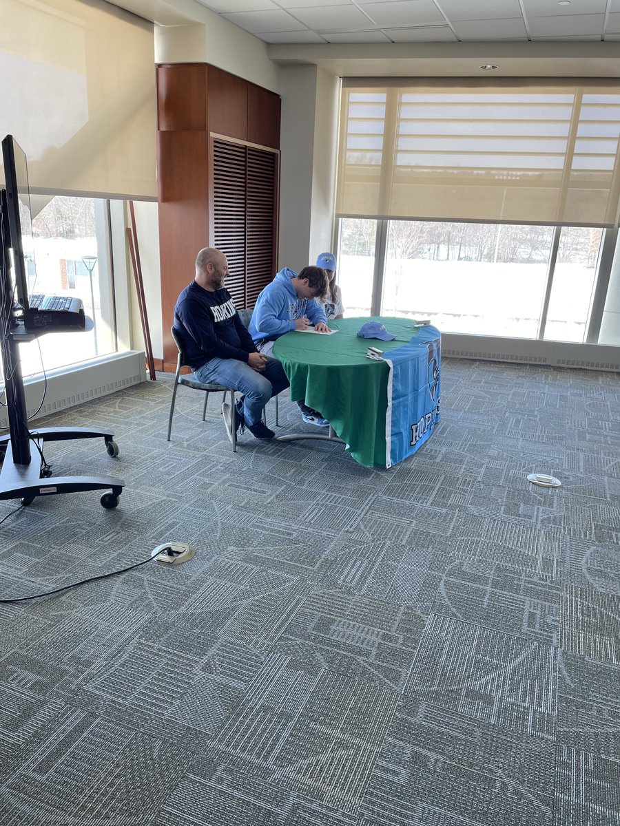 Mac5262C's tweet photo. Congratulations Cooper Berube on your decision to attend Johns Hopkins University ! Hopkins Football is getting a great one! @CooperBerubee @JHU_Football @tgsports https://t.co/BVC3vAgPGt