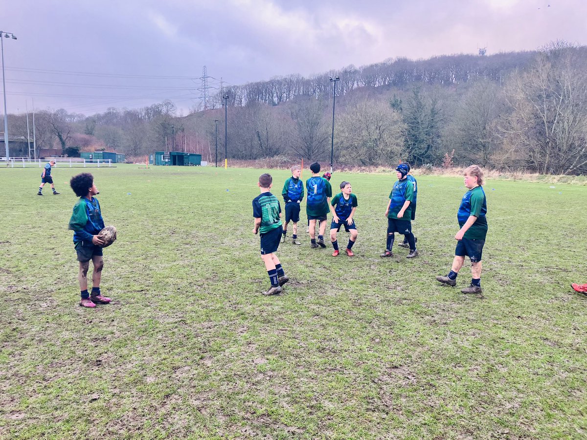 Super performances from Y7 rugby down at Heath this evening. Two wins and a loss against Crossley Heath, Thornton and Ryburn. Awful weather, awesome resilience! Well done boys and a big thanks to Mr Benton for taking you 🏉 #TeamBBG💙💚💙